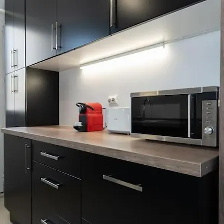 Apartment Seaside Breeze - 2 Bdrm In Palaio Faliro - Sea View Athens
