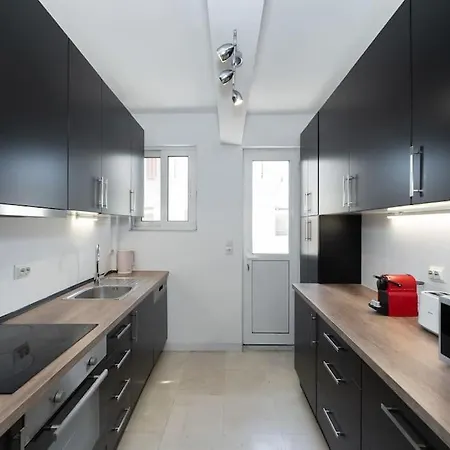 Seaside Breeze - 2 Bdrm In Palaio Faliro - Sea View *
